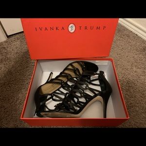 Mallorie Black and Gold Heels